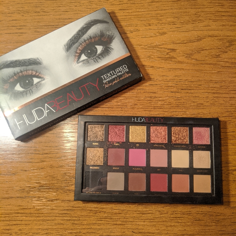 AUTHENTIC Huda Beauty Rose Gold Palette
